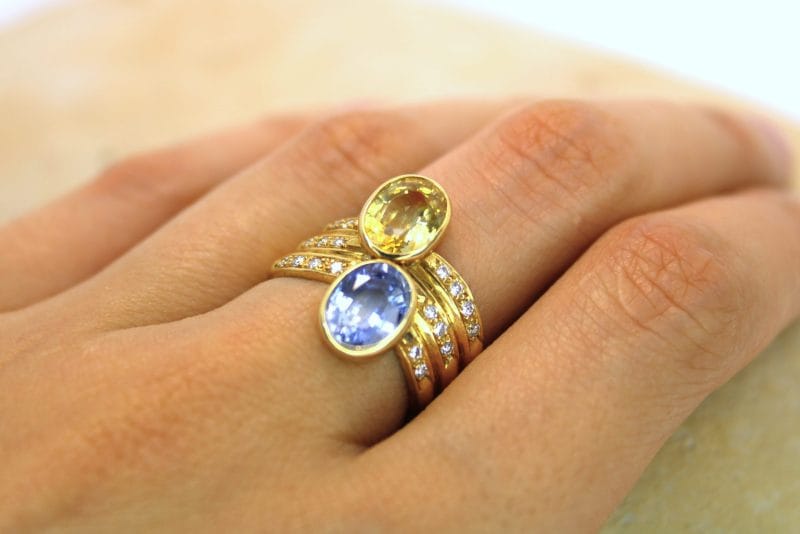 Bague Céleste ✦ or jaune, saphirs bleu & jaune et diamants