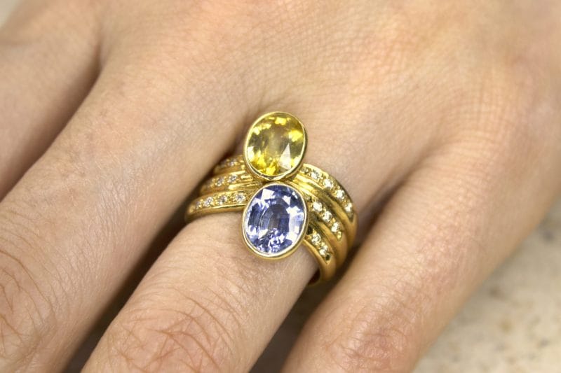 Bague Céleste ✦ or jaune, saphirs bleu & jaune et diamants