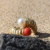 Bague Arielle ✦ or jaune, corail et perle de culture