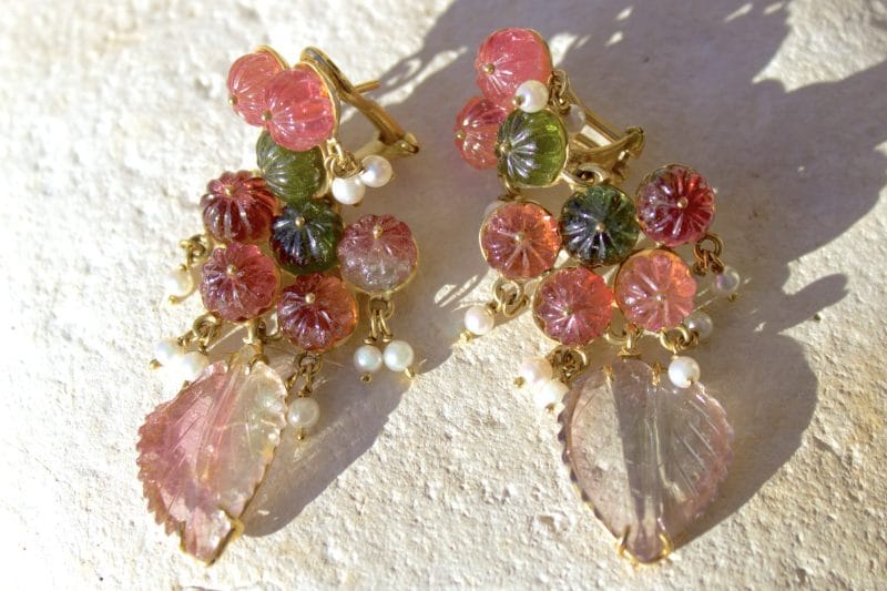 Boucles d'oreilles Carmelita ✦ or jaune, tourmalines sculptées et perles de culture